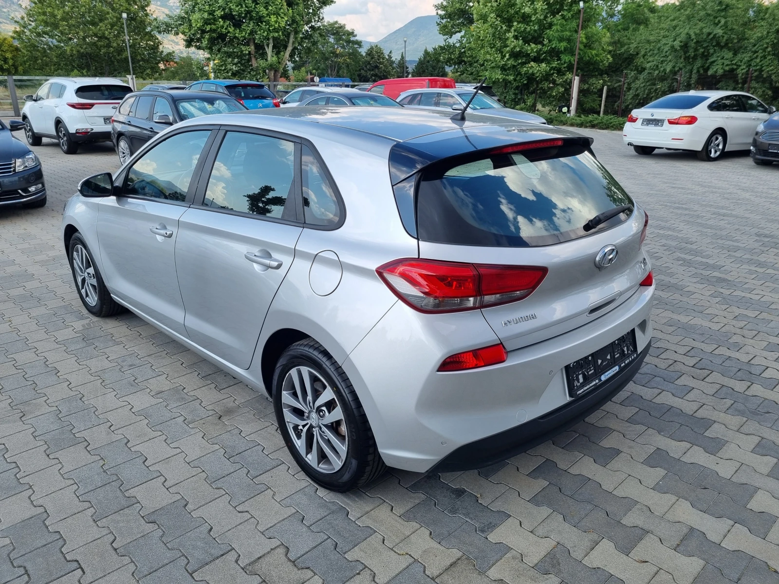 Hyundai I30 1.6CRDi-110ps 2017г., снимка 4 - Автомобили и джипове - 55067518