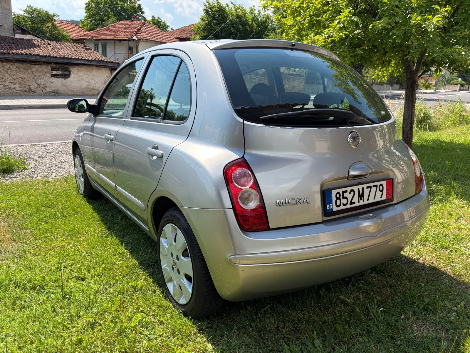 Nissan Micra 1.4 16v / Автоматик, снимка 4 - Автомобили и джипове - 55080507