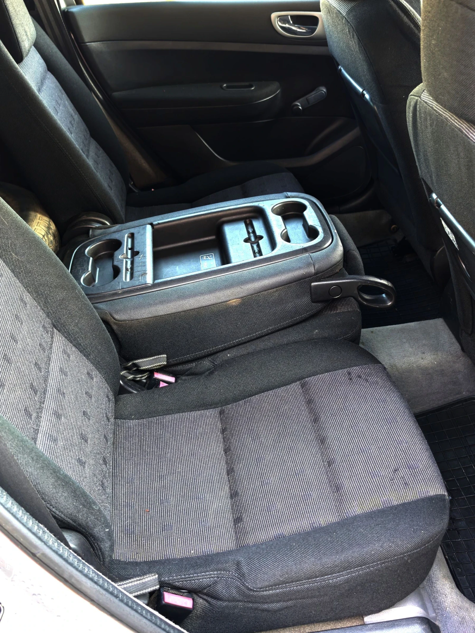 Peugeot 307 2.0 HDI Панорама, снимка 13 - Автомобили и джипове - 55218762