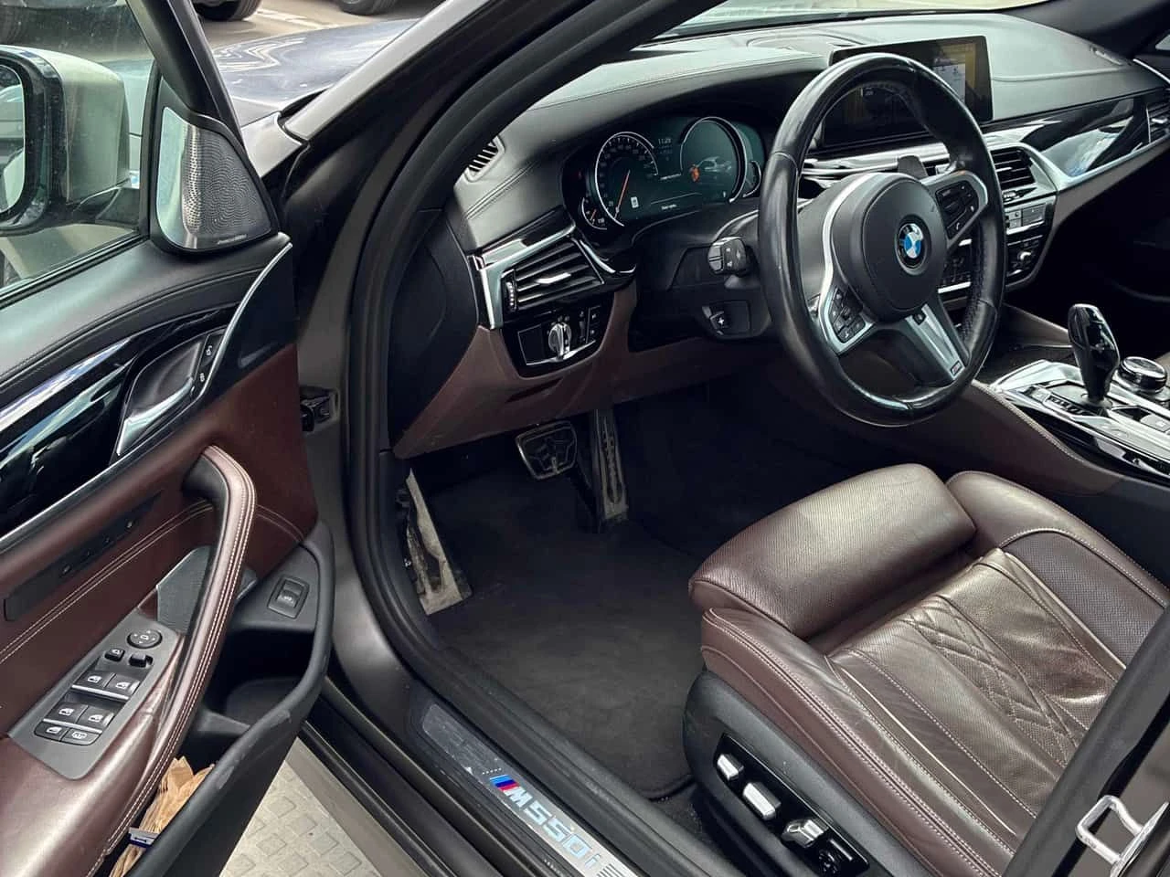 BMW 550  xDrive * CARFAX * ОПЦИЯ ЗА ФИНАНСИРАНЕ, снимка 5 - Автомобили и джипове - 55353970