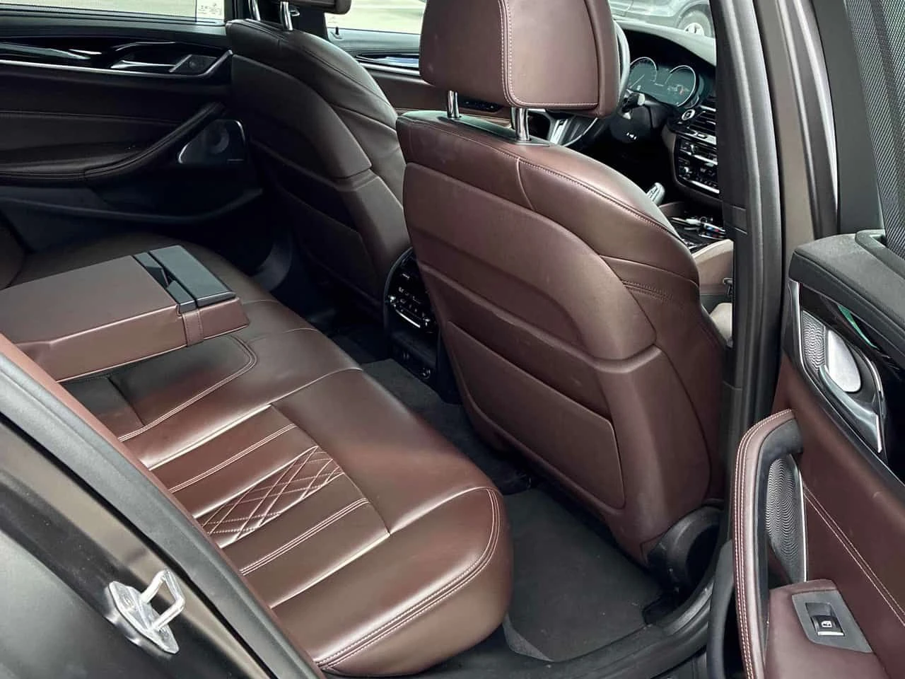 BMW 550  xDrive * CARFAX * ОПЦИЯ ЗА ФИНАНСИРАНЕ, снимка 14 - Автомобили и джипове - 55353970