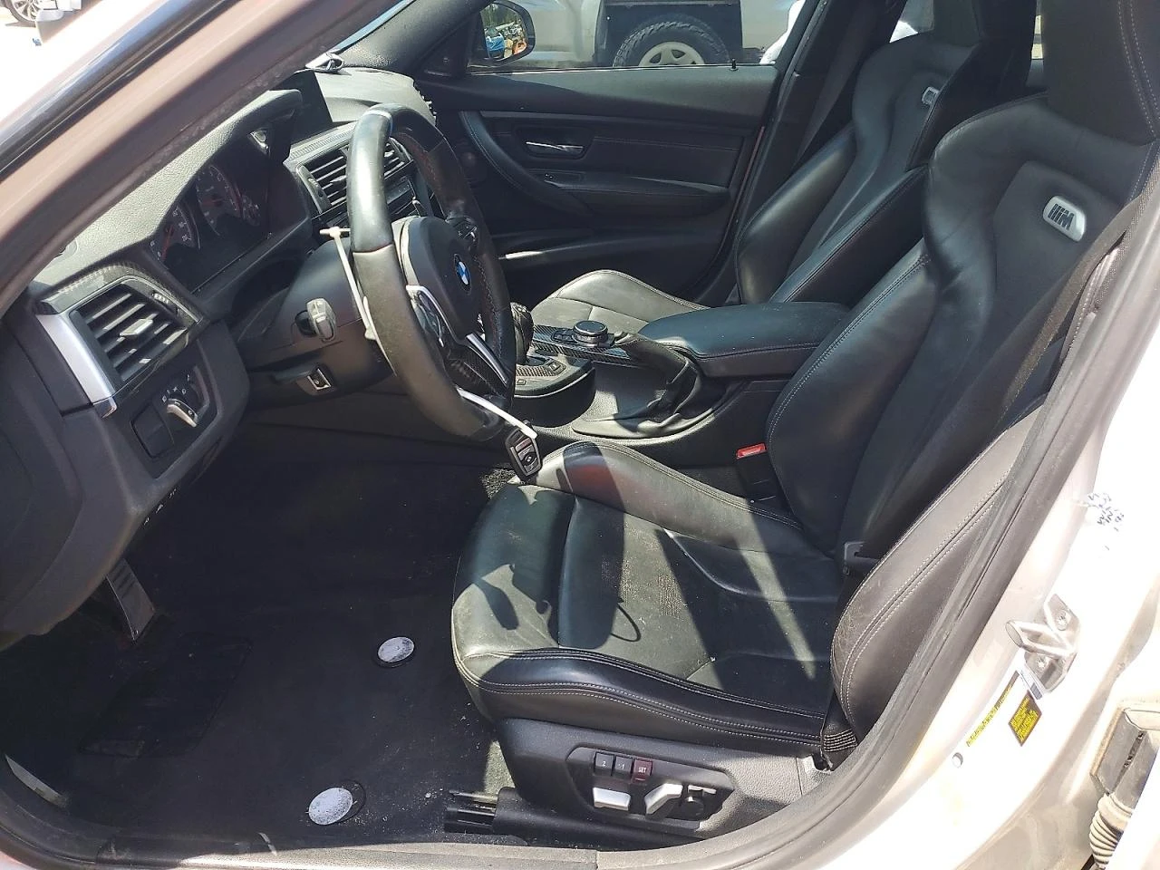 BMW M3 DCT* CARBON* HARMAN KARDON* КОЖА* ПОДГРЕВ* КАМЕРА*, снимка 7 - Автомобили и джипове - 55739290