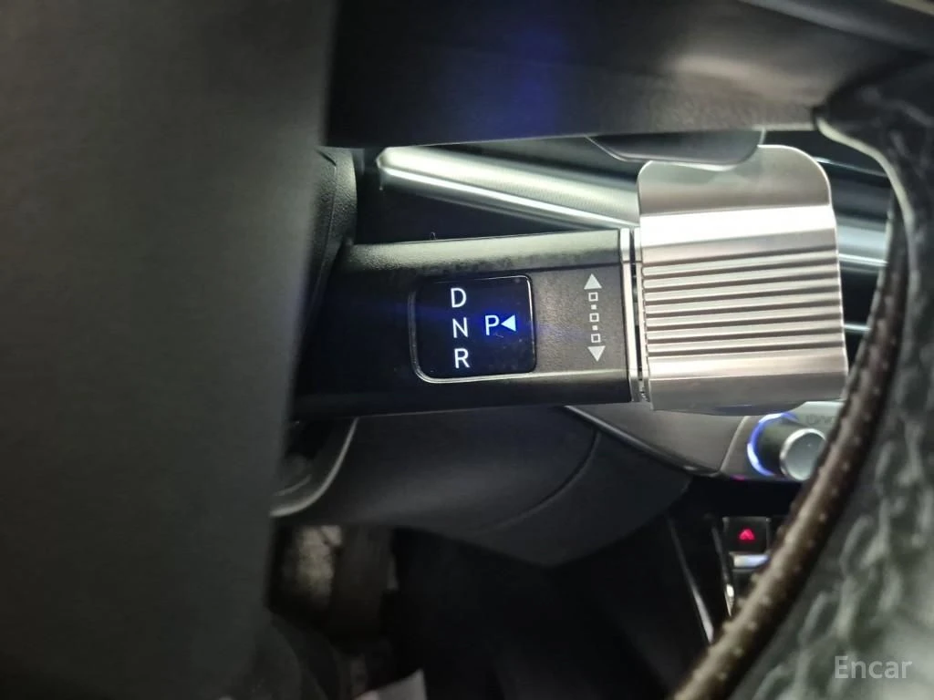 Hyundai Grandeur 3.5* LPG* PREMIUM* ОБДУХВАНЕ* ДИСТРОНИК* LANE* ASS, снимка 13 - Автомобили и джипове - 55975564