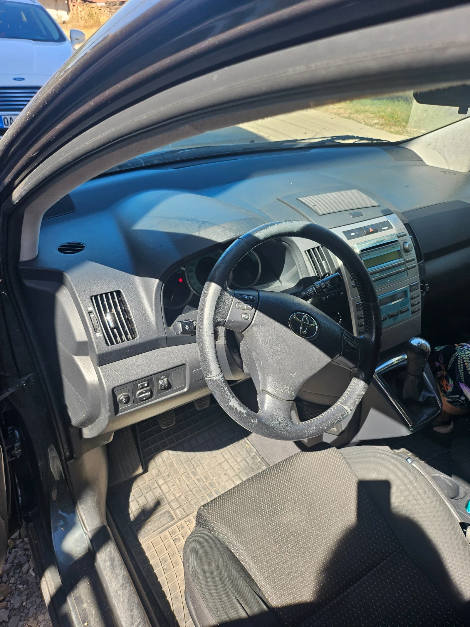 Toyota Corolla verso, снимка 4 - Автомобили и джипове - 55979008
