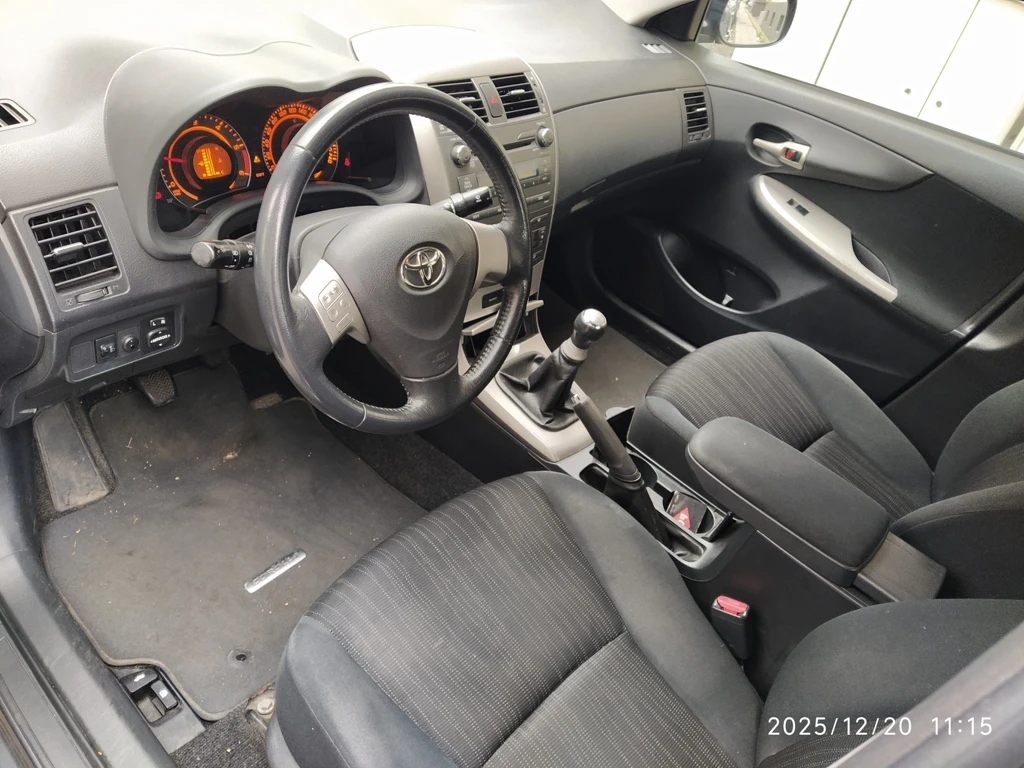 Toyota Corolla D-4D, снимка 9 - Автомобили и джипове - 56748876