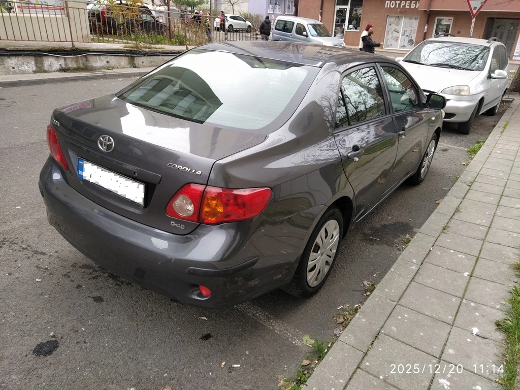 Toyota Corolla D-4D, снимка 5 - Автомобили и джипове - 56748876
