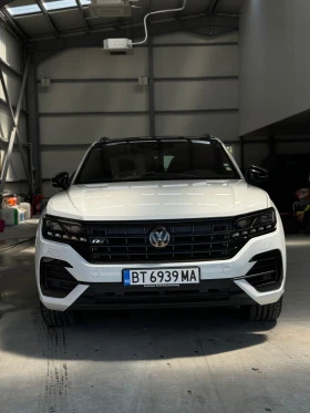 VW Touareg 3.0 TDI R-line Matrix - изображение 1