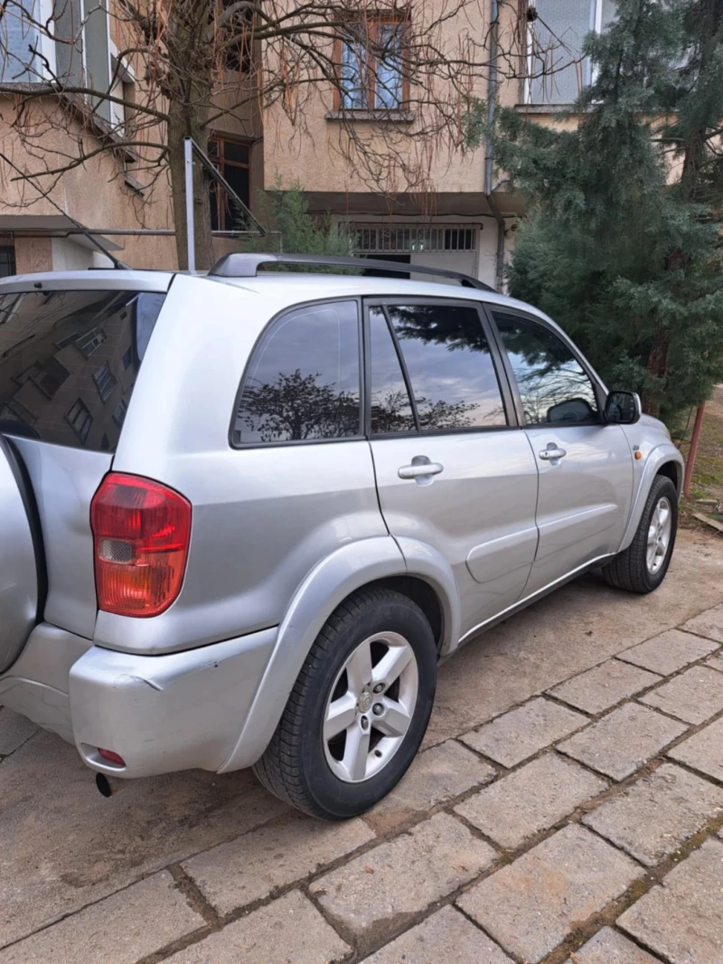 Toyota Rav4 2.0 D4D, снимка 5 - Автомобили и джипове - 48862364