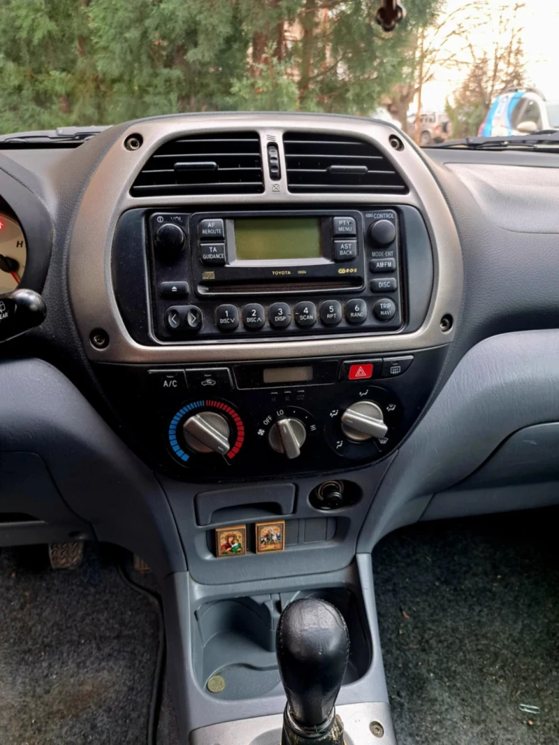 Toyota Rav4 2.0 D4D, снимка 12 - Автомобили и джипове - 48862364