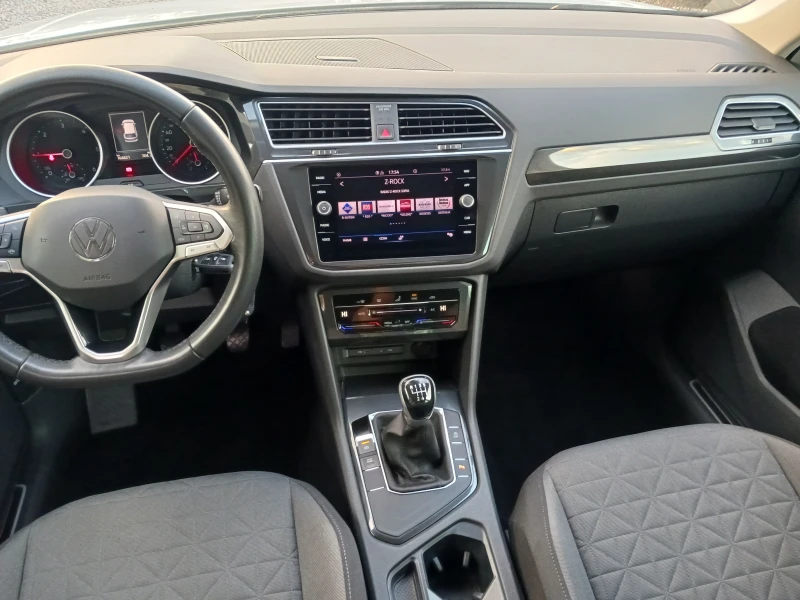 VW Tiguan 2.0 TDI= FACELIFT= LED= , снимка 10 - Автомобили и джипове - 51841162