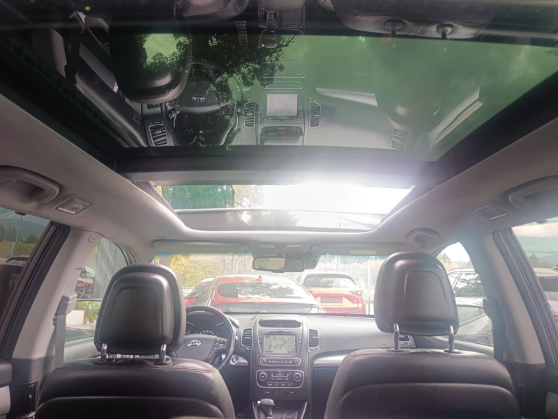 Kia Sorento 2.2 CRDi Spirit 4WD Panorama 7 места, снимка 10 - Автомобили и джипове - 52131278