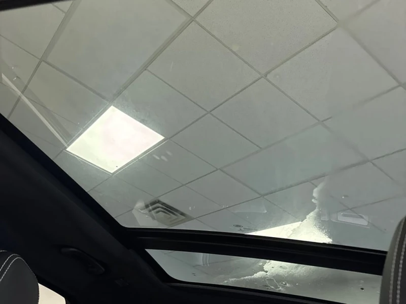 Land Rover Range Rover Velar R Dynamic SE * CARFAX * БЕЗ ПЪРВОНАЧАЛНА ВНОСКА, снимка 13 - Автомобили и джипове - 52793836