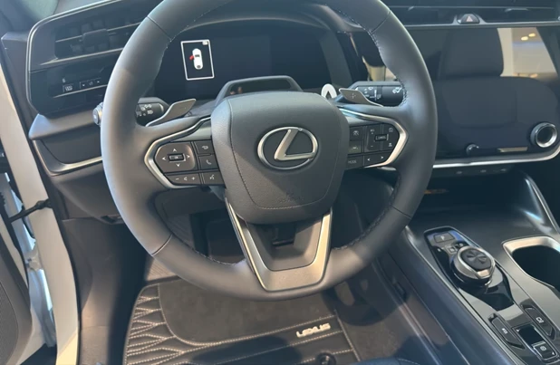 Lexus RZ 300e = NEW = Comfort Package Гаранция - изображение 5