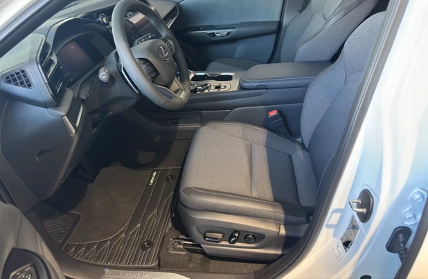 Lexus RZ 300e = NEW = Comfort Package Гаранция - изображение 4