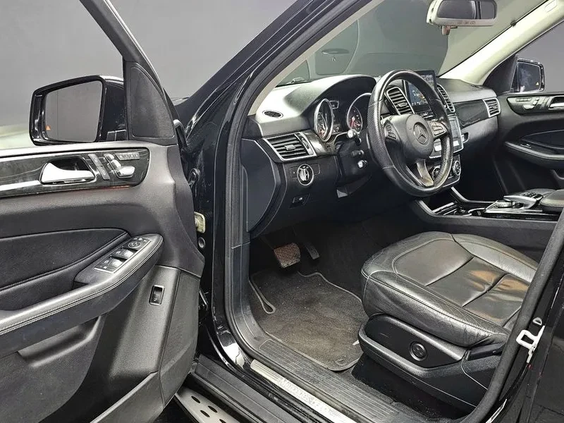 Mercedes-Benz GLE 250 D 4Matic, снимка 10 - Автомобили и джипове - 55747564