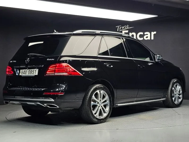 Mercedes-Benz GLE 250 D 4Matic, снимка 2 - Автомобили и джипове - 55747564