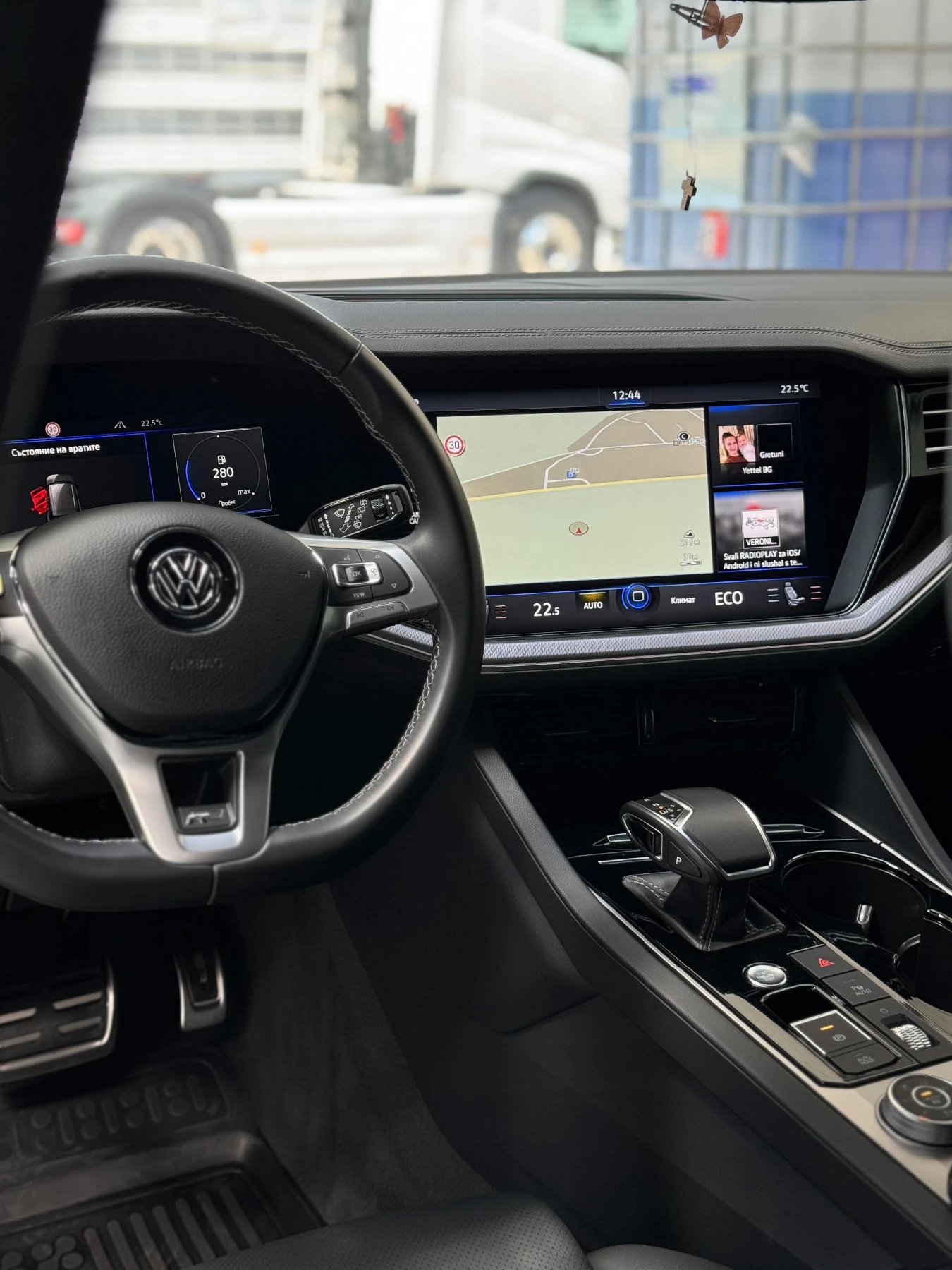 VW Touareg 3.0 TDI R-line Matrix - изображение 6