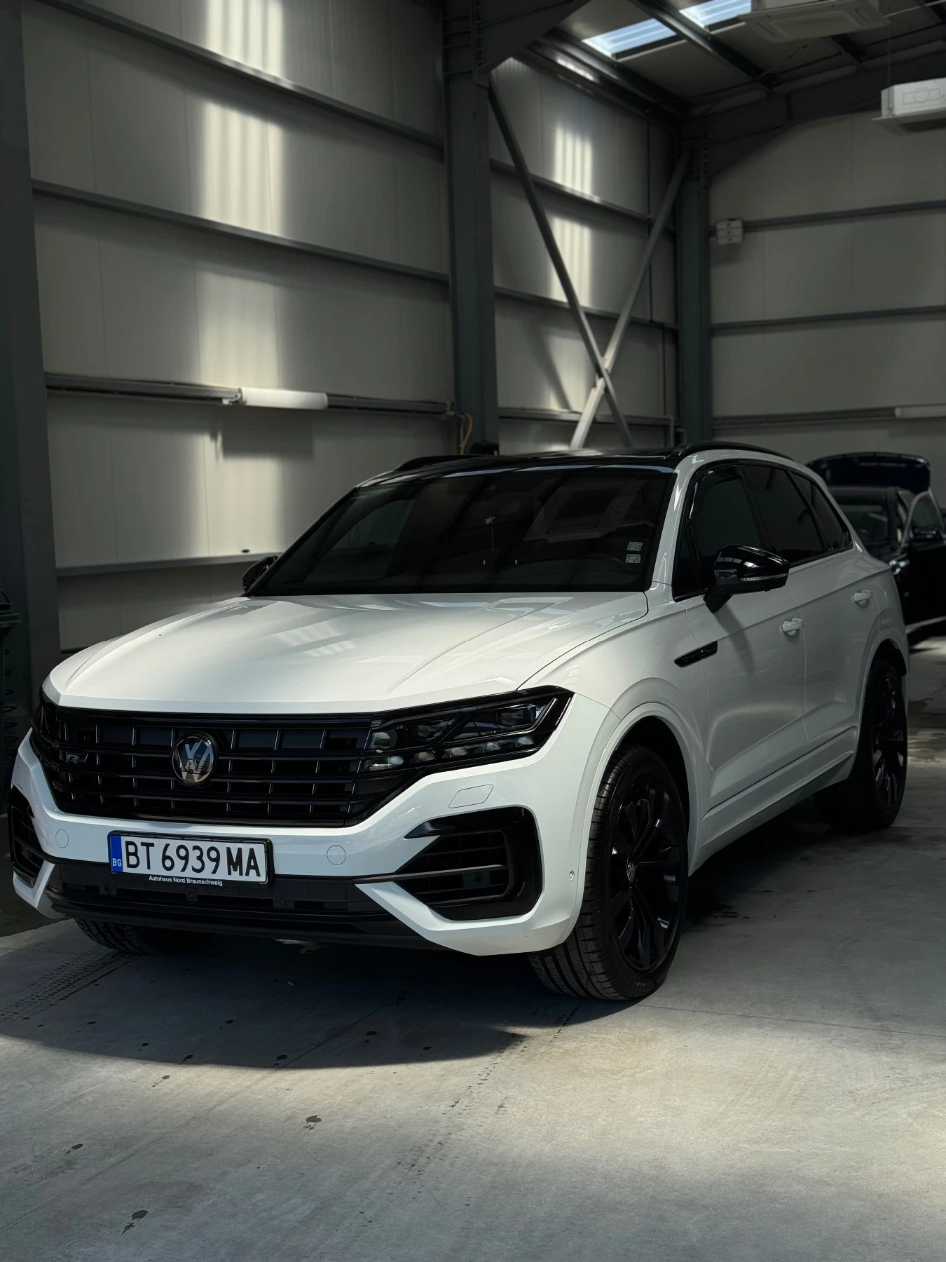 VW Touareg 3.0 TDI R-line Matrix - изображение 3