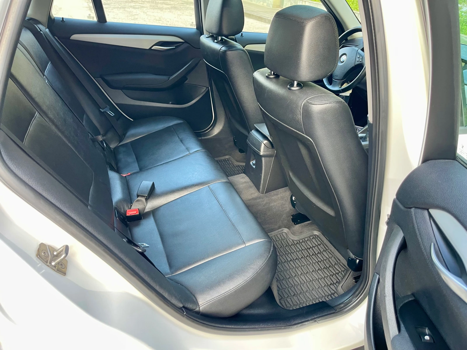 BMW X1 2.0d-143k.c.* Futura* X-Drive* Navi* BiXenon* Pano - изображение 9