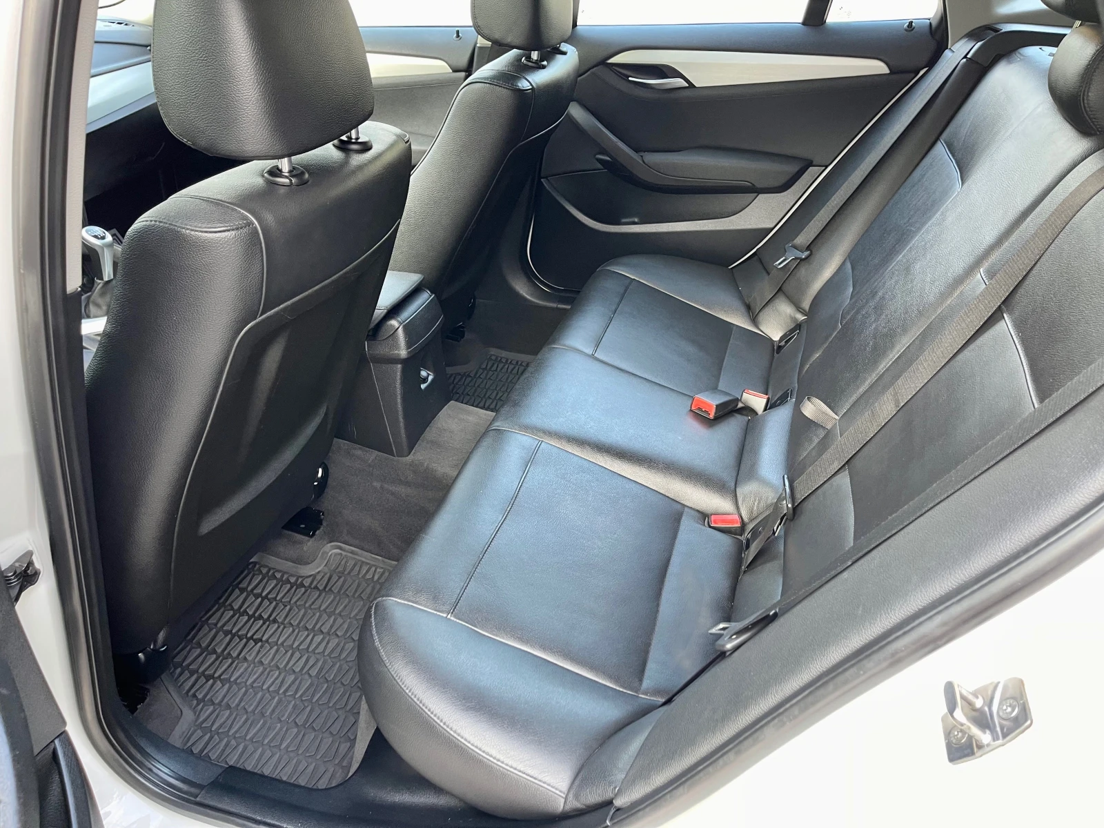 BMW X1 2.0d-143k.c.* Futura* X-Drive* Navi* BiXenon* Pano - изображение 8