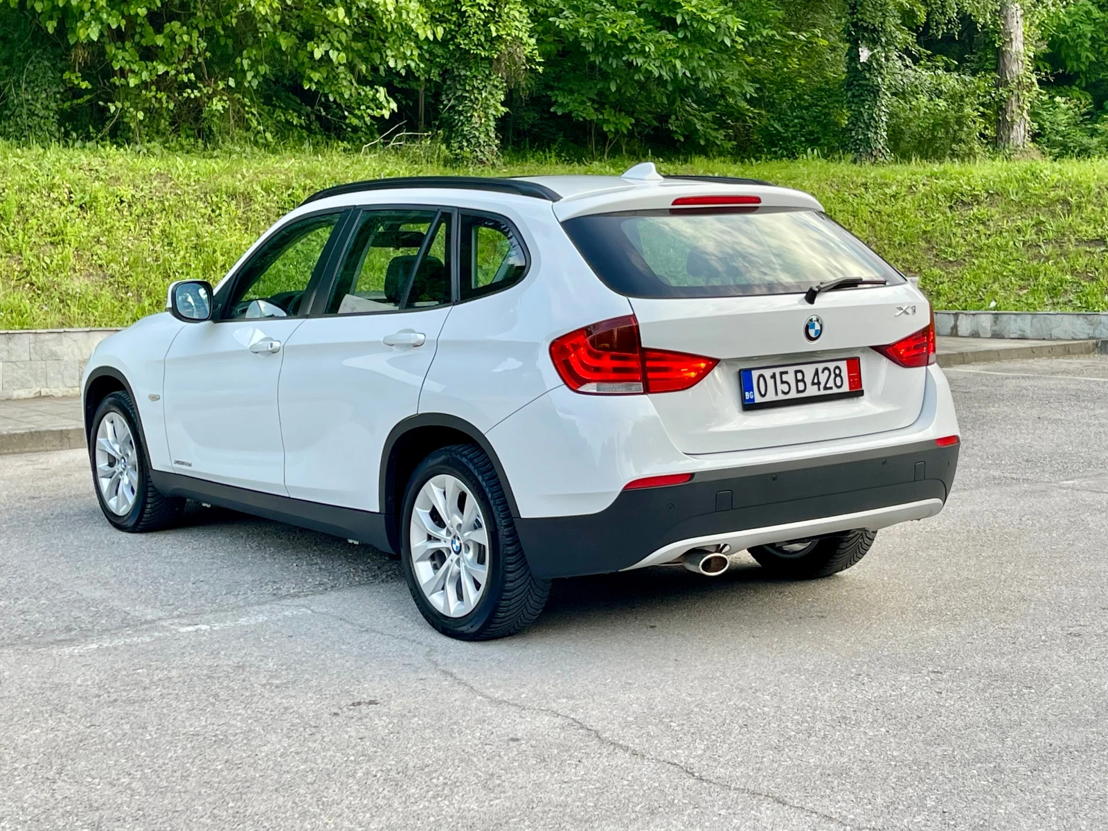 BMW X1 2.0d-143k.c.* Futura* X-Drive* Navi* BiXenon* Pano - изображение 4