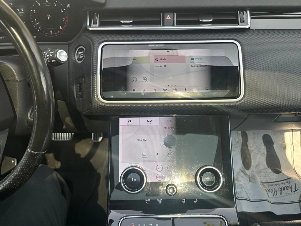 Land Rover Range Rover Velar R Dynamic SE * CARFAX * БЕЗ ПЪРВОНАЧАЛНА ВНОСКА - изображение 9