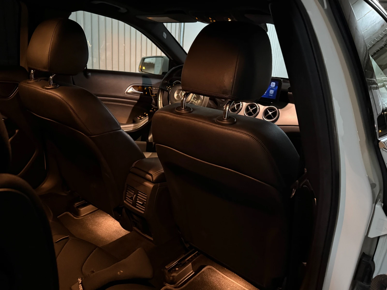 Mercedes-Benz GLA 250 4Matic | Carplay | Pano| Cam| Blind Sp| Distronic, снимка 11 - Автомобили и джипове - 54101462