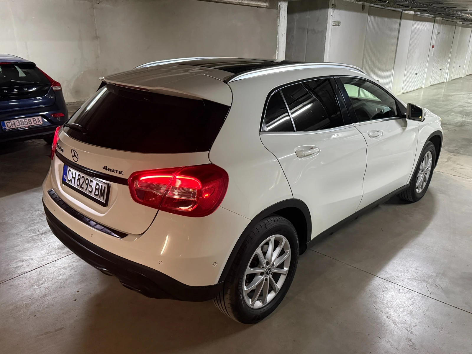 Mercedes-Benz GLA 250 4Matic | Carplay | Pano| Cam| Blind Sp| Distronic, снимка 4 - Автомобили и джипове - 54101462