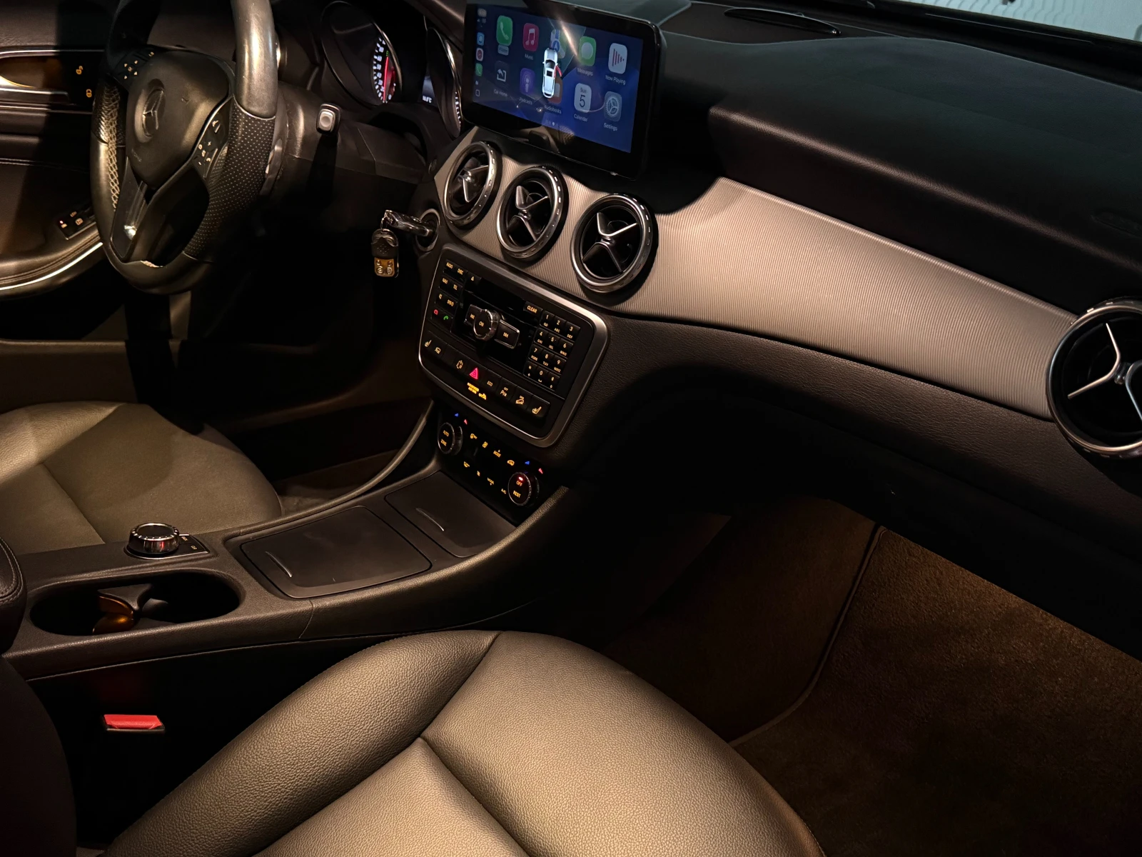 Mercedes-Benz GLA 250 4Matic | Carplay | Pano| Cam| Blind Sp| Distronic, снимка 10 - Автомобили и джипове - 54101462