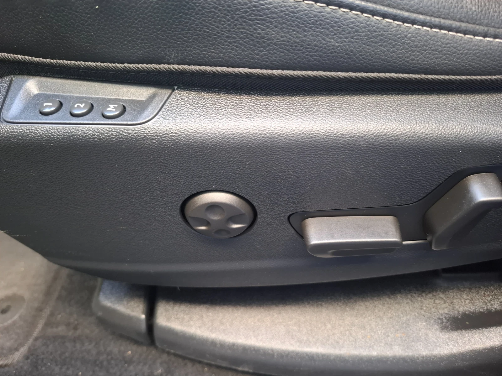 Opel Grandland X 1.5 CDTI/131 кс/АВТОМАТ/ПОДГРЕВ/ОБДУХВАНЕ/НАВИ/КАМ, снимка 13 - Автомобили и джипове - 54647229