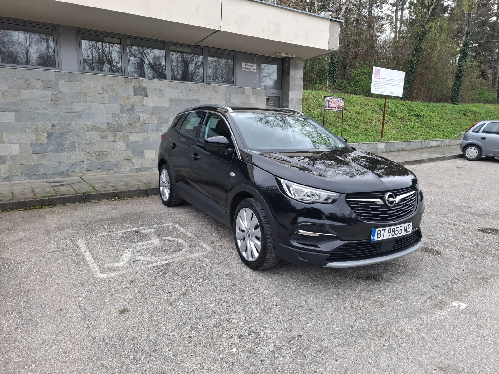 Opel Grandland X 1.5 CDTI/131 кс/АВТОМАТ/ПОДГРЕВ/ОБДУХВАНЕ/НАВИ/КАМ, снимка 3 - Автомобили и джипове - 54647229