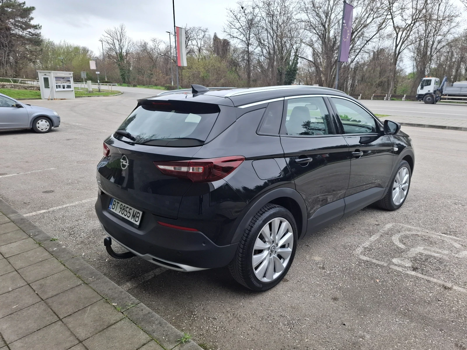Opel Grandland X 1.5 CDTI/131 кс/АВТОМАТ/ПОДГРЕВ/ОБДУХВАНЕ/НАВИ/КАМ, снимка 5 - Автомобили и джипове - 54647229