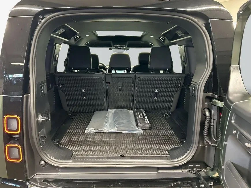 Land Rover Defender 110 D250 X-Dynamic SE 2026MY, снимка 12 - Автомобили и джипове - 55784869