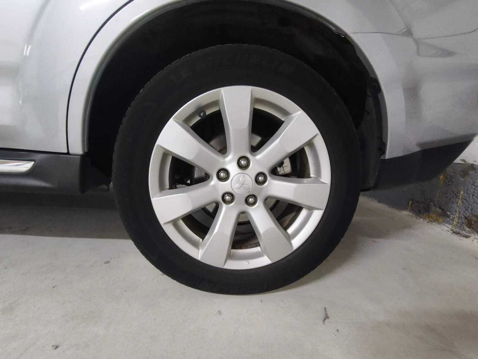 Mitsubishi Outlander 2.2 DID, снимка 16 - Автомобили и джипове - 55957860