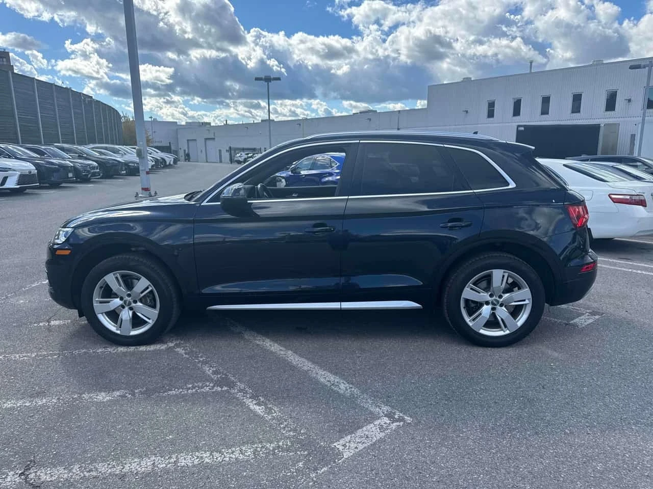 Audi Q5 Technik | CARFAX | БЕЗ ИНЦИДЕНТИ , снимка 3 - Автомобили и джипове - 56435308