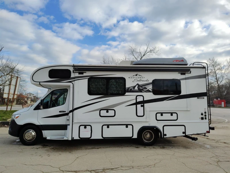 Кемпер Mercedes-Benz East to West Entrada 24 FM, снимка 13 - Каравани и кемпери - 52228926