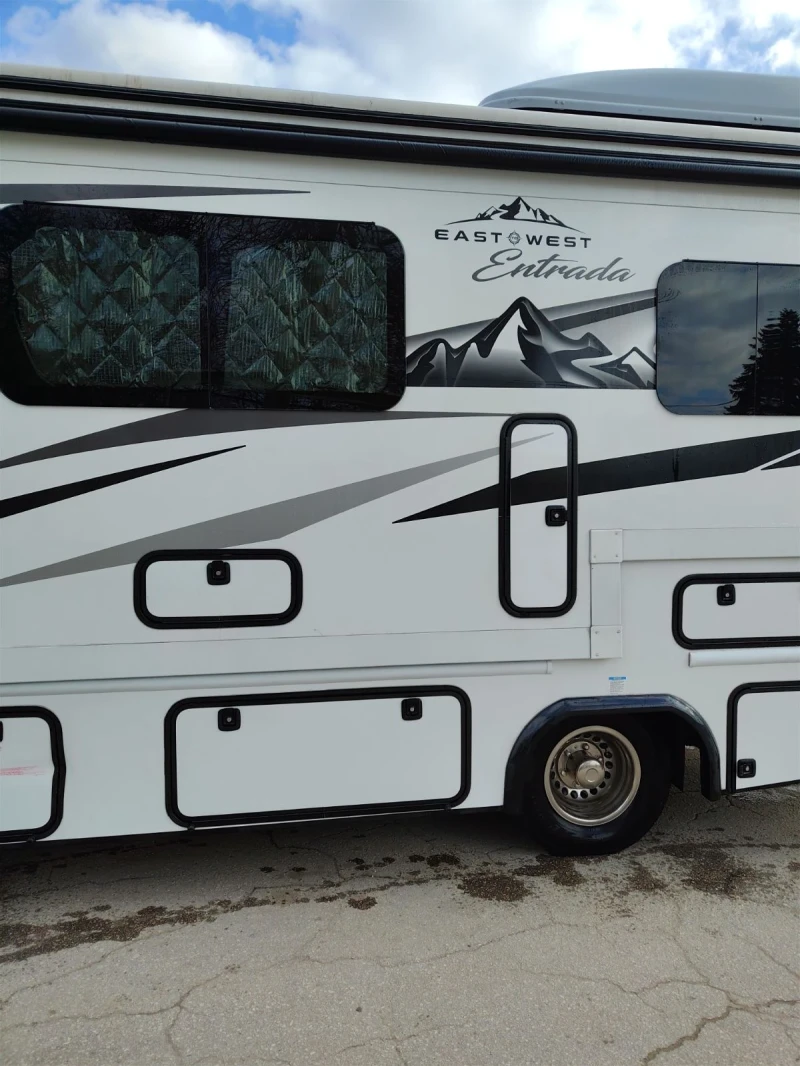 Кемпер Mercedes-Benz East to West Entrada 24 FM, снимка 11 - Каравани и кемпери - 52228926