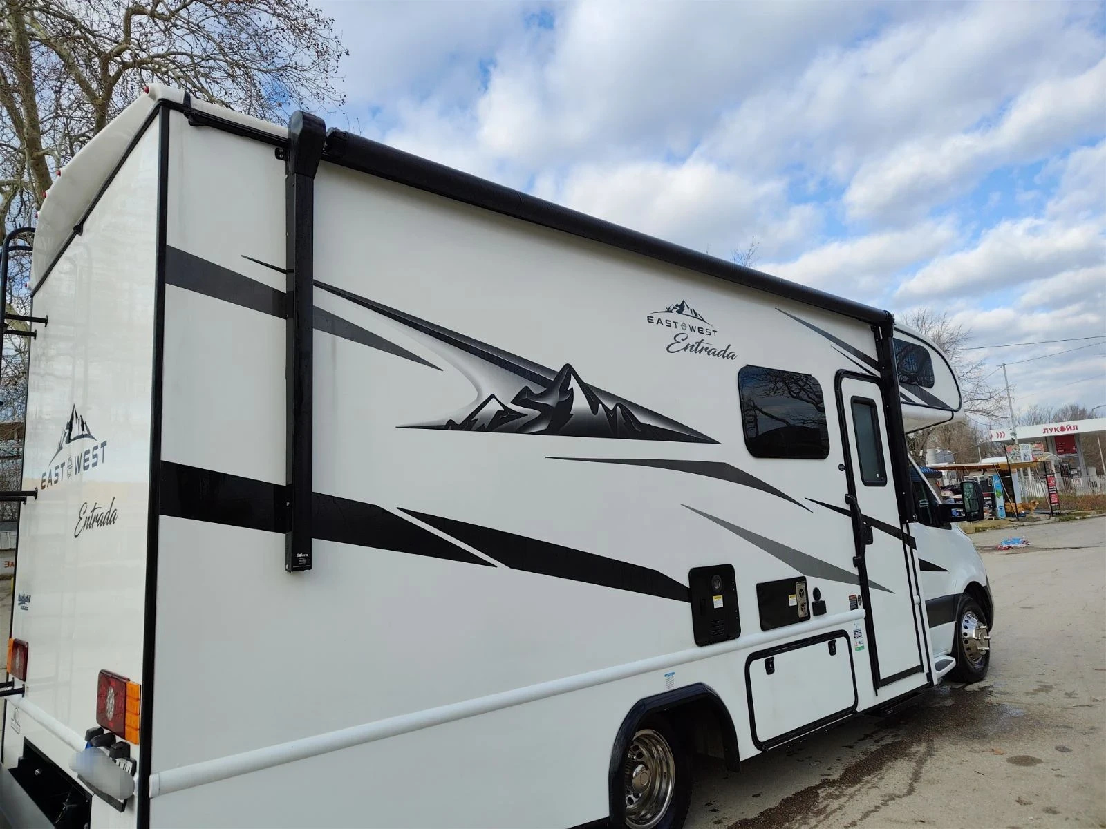 Кемпер Mercedes-Benz East to West Entrada 24 FM - изображение 5