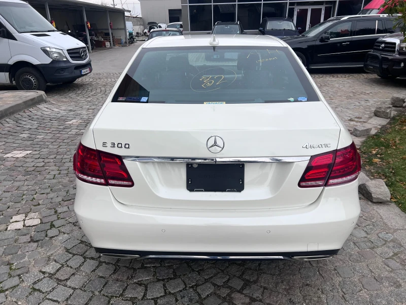 Mercedes-Benz E 300 4matic Япония, снимка 6 - Автомобили и джипове - 48471767