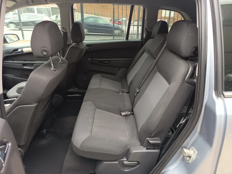 Opel Zafira 1.7dti, снимка 10 - Автомобили и джипове - 51850451