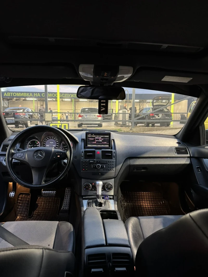Mercedes-Benz C 350 ТОП ОБСЛУЖЕНА, снимка 9 - Автомобили и джипове - 52503578