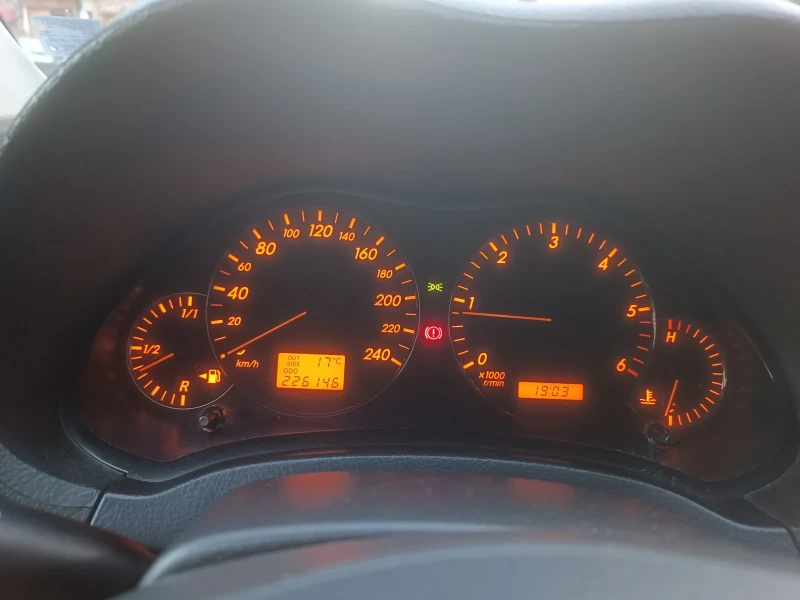 Toyota Avensis Т25, снимка 15 - Автомобили и джипове - 53404006