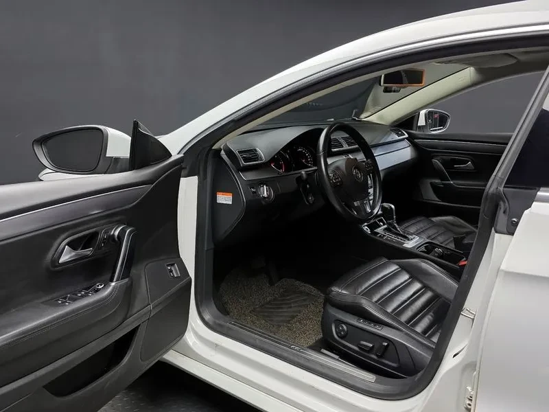 VW CC 2.0 TDI 4Motion, снимка 10 - Автомобили и джипове - 54303461