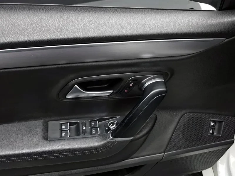 VW CC 2.0 TDI 4Motion, снимка 17 - Автомобили и джипове - 54303461