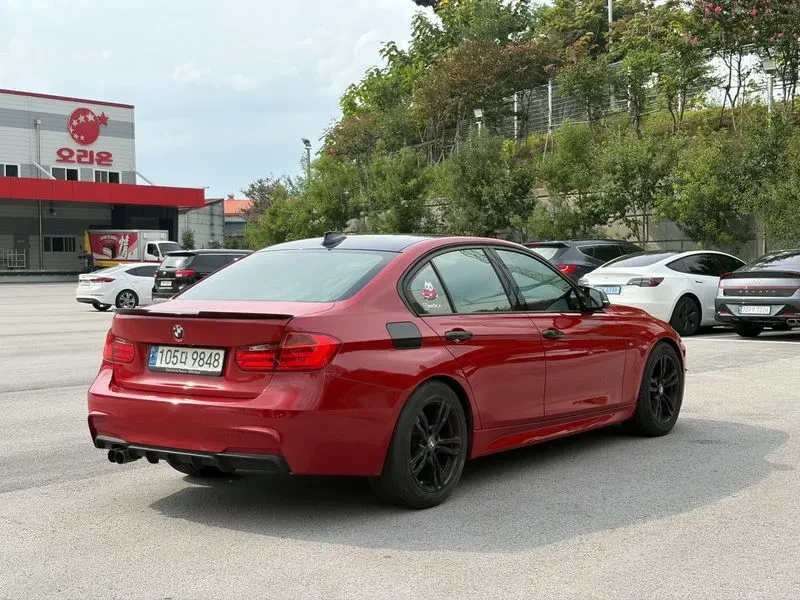 BMW 320 D M Performance Edition, снимка 2 - Автомобили и джипове - 55948857
