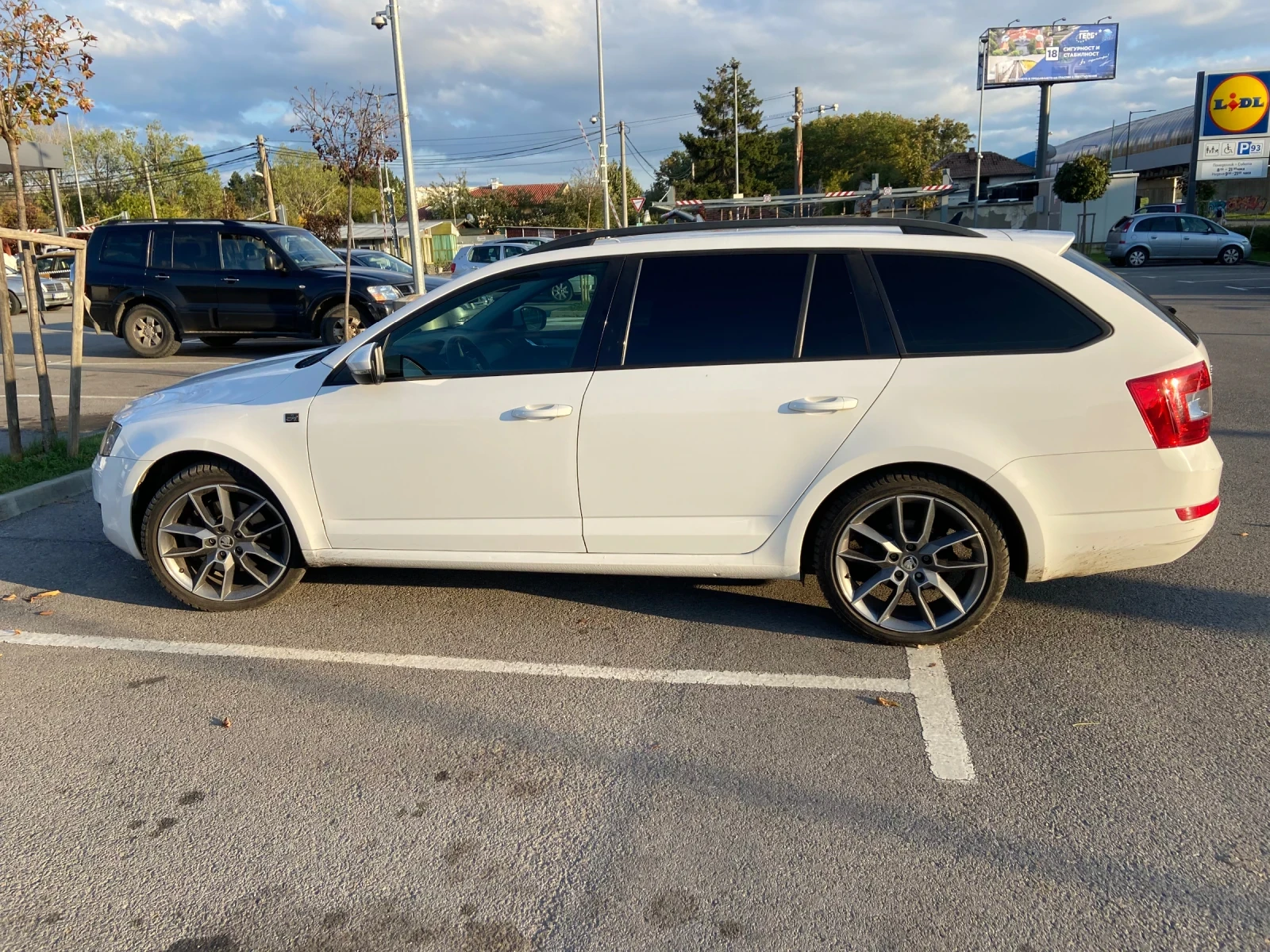 Skoda Octavia 1.8 TSI 4x4 DSG 6 Swiss Joy СЕГА НА 23850 ЛВ. - изображение 6