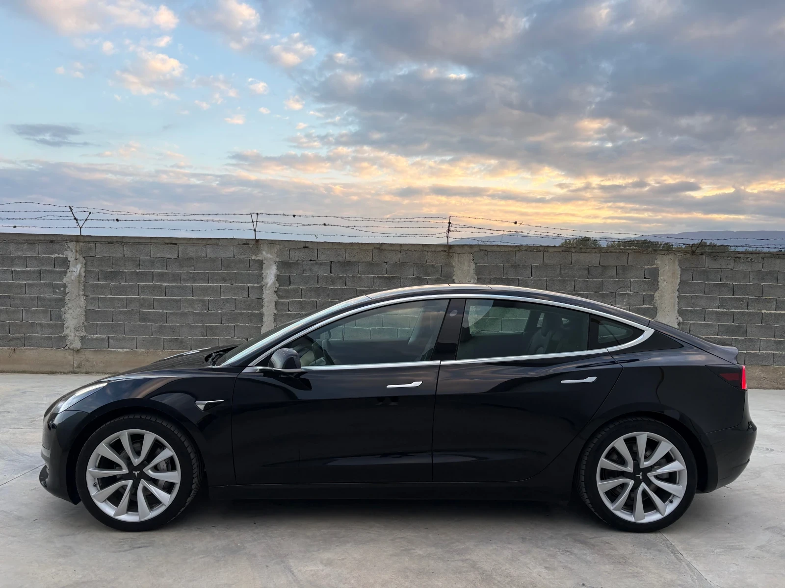 Tesla Model 3 Dual Motor Long Range Европейска - изображение 7