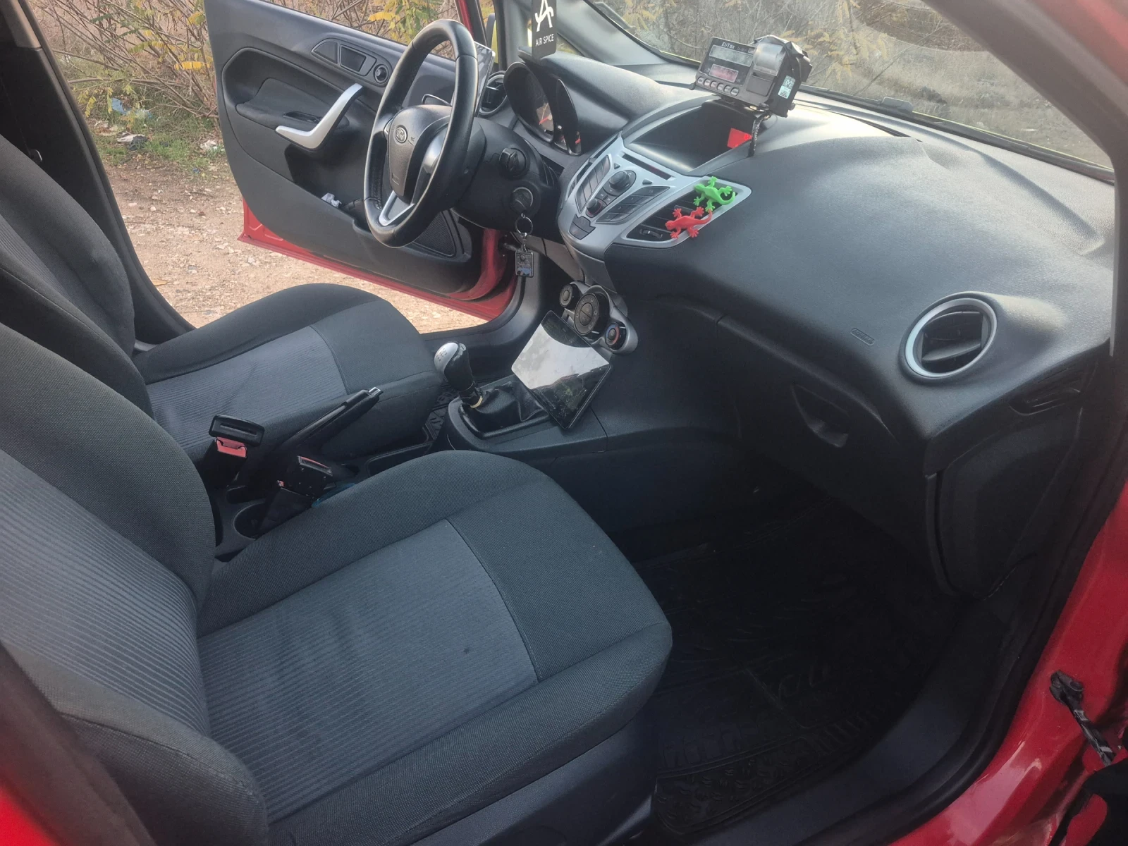 Ford Fiesta  - изображение 10