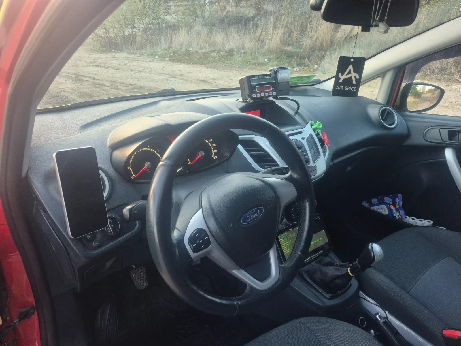 Ford Fiesta  - изображение 6