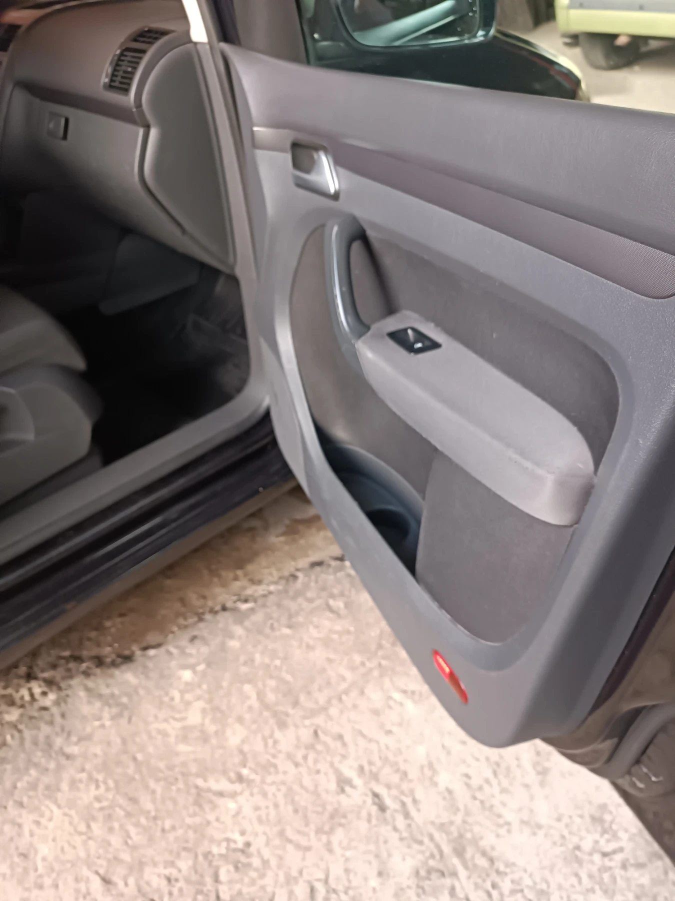 VW Touran 1.9 TDI  | Mobile.bg   14